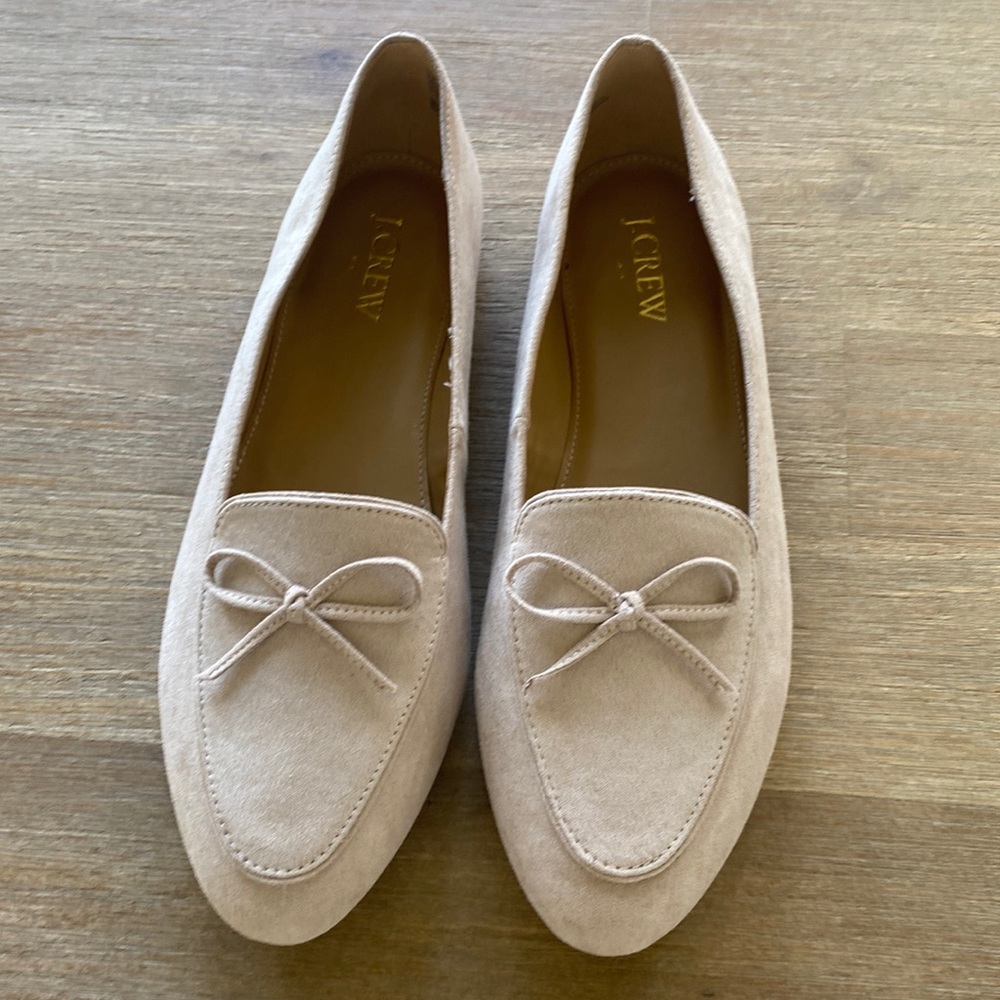 Never worn Jcrew suede flats in size 8